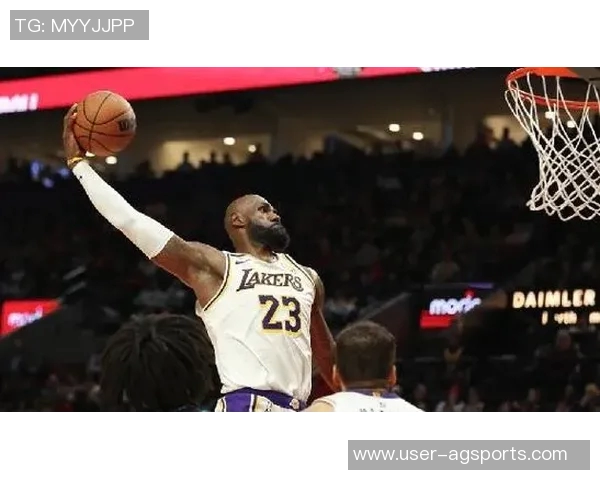 湖人半场落后开拓者10分詹姆斯贡献10分4篮板杨瀚森仍未登场